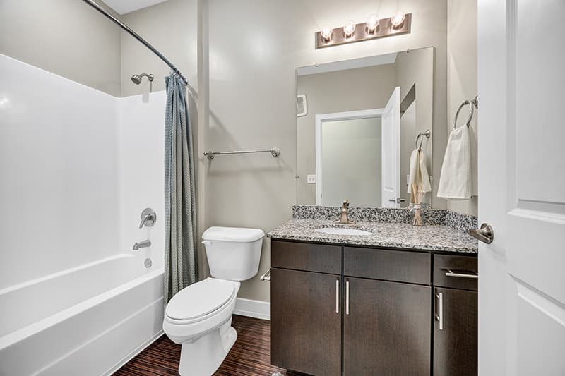 Park-Place-Waco-Model-Bathroom-02